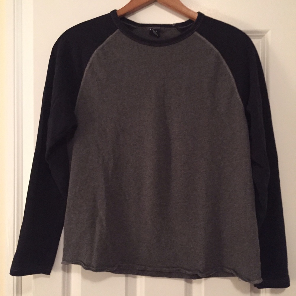 GAP Black and Grey Baseball Top, size M